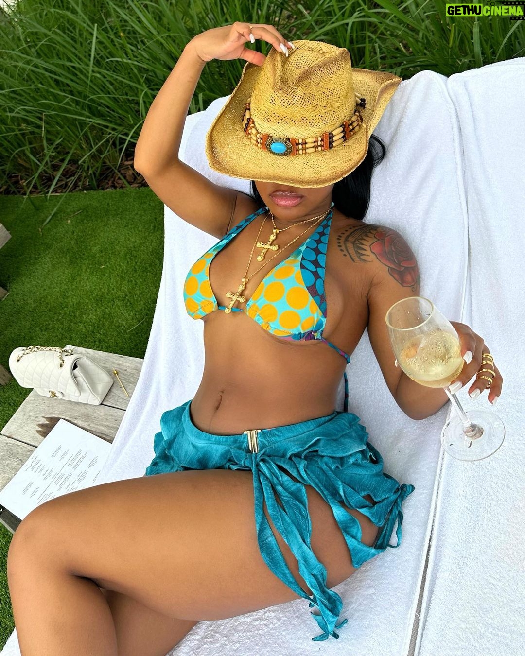 Jayda Cheaves Instagram - Whatever is good for your soul.. do that🌻
