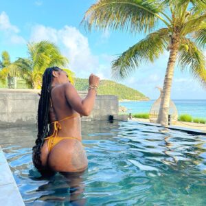 Jayda Cheaves Instagram - Body trippin like the water in Antigua 💦