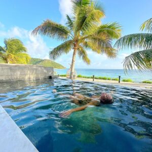 Jayda Cheaves Instagram - Body trippin like the water in Antigua 💦