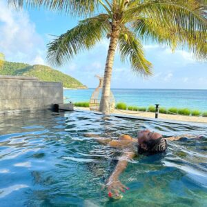 Jayda Cheaves Instagram - Body trippin like the water in Antigua 💦