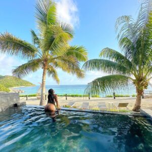 Jayda Cheaves Instagram - Body trippin like the water in Antigua 💦