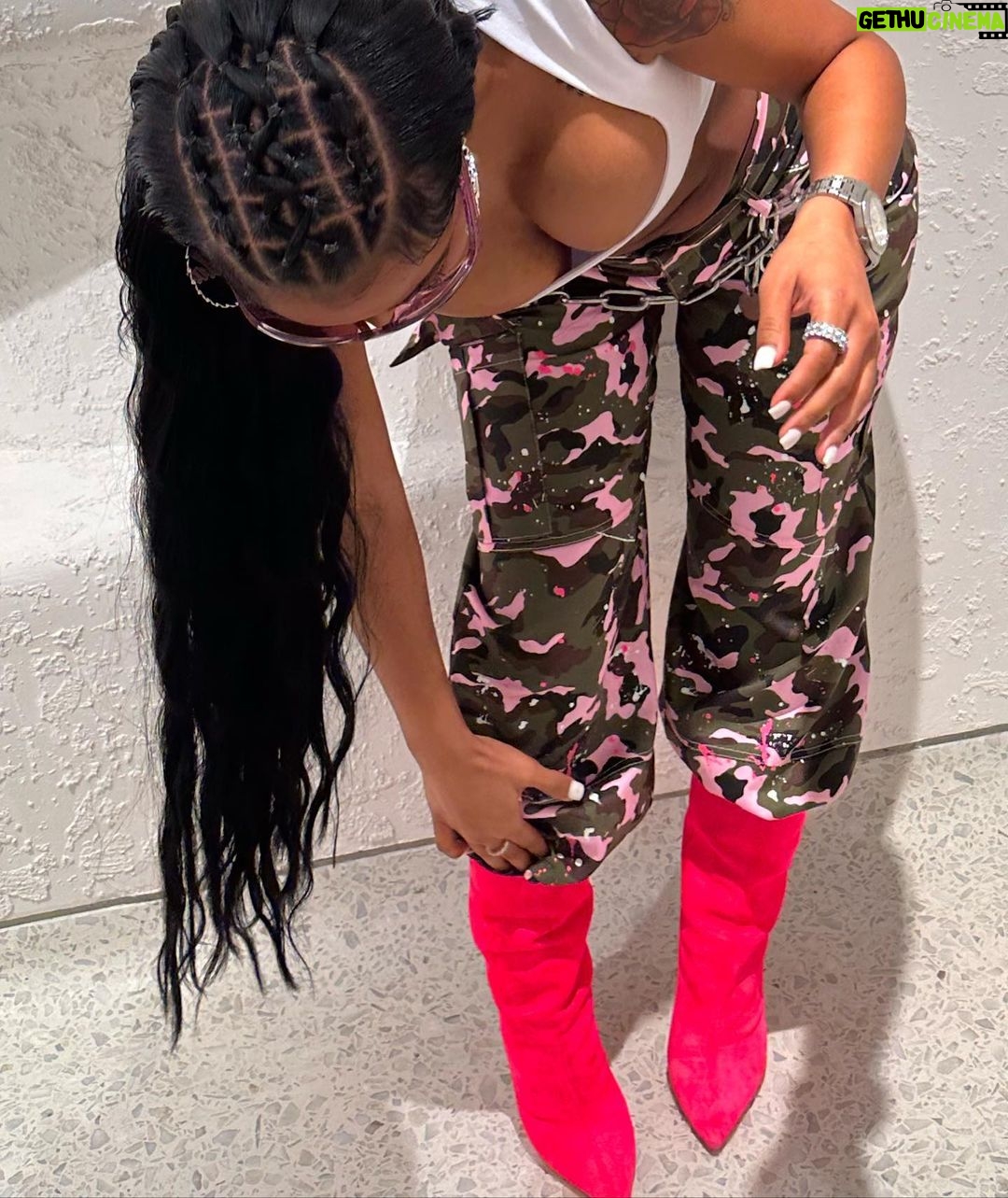 Jayda Cheaves Instagram - Don’t ever think I lost it👅 Pants @prettylittlething