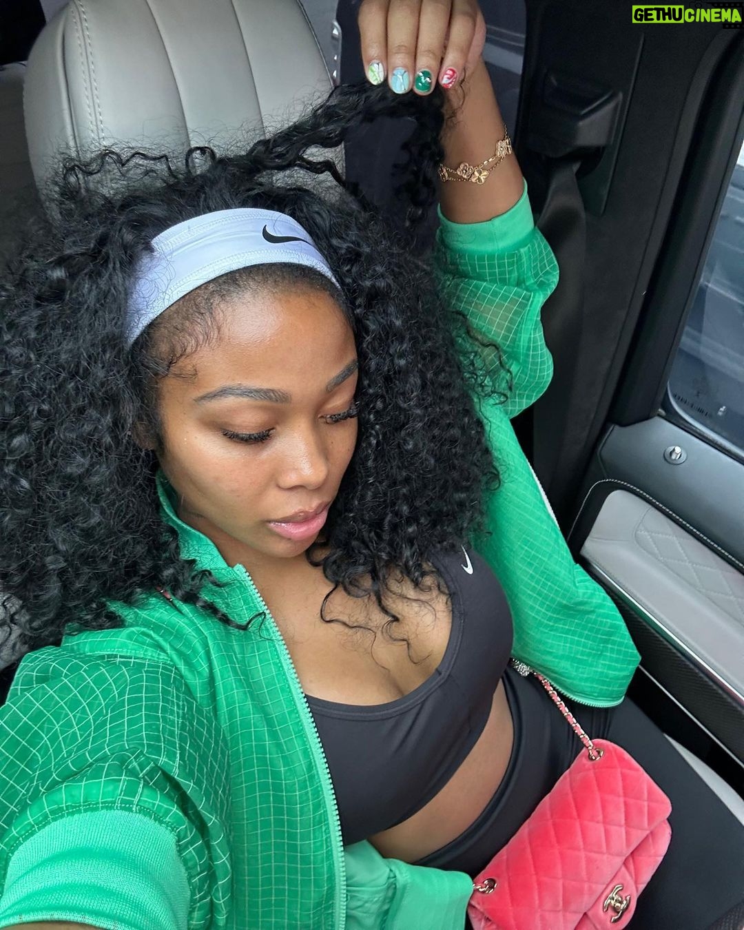Jayda Cheaves Instagram - Happy hump day 🐫 @wigdealer