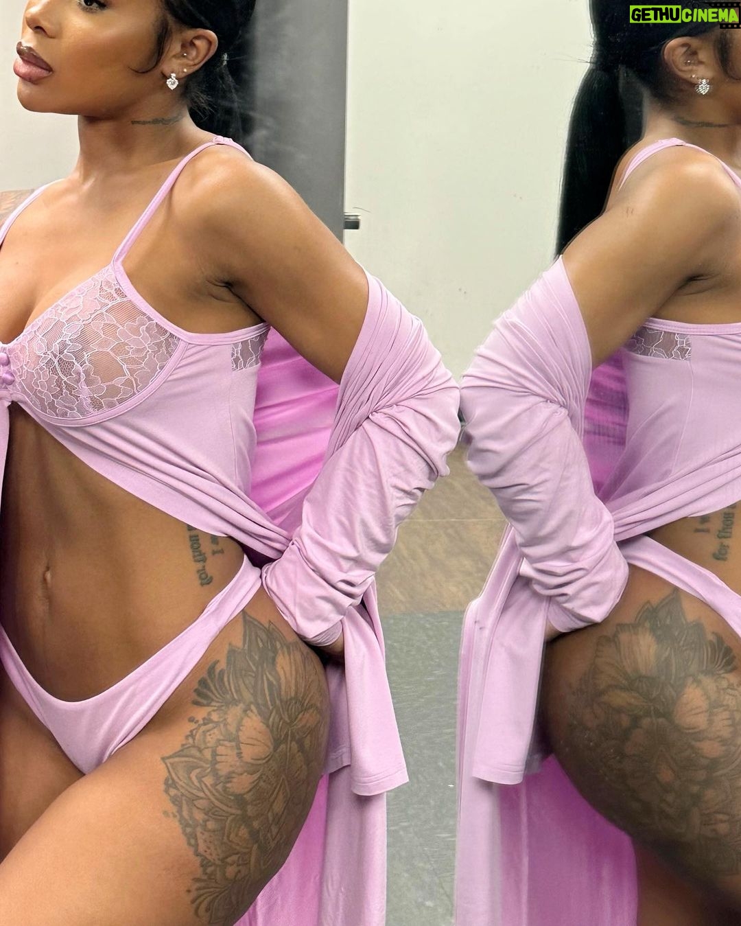 Jayda Cheaves Instagram - Cozy collection 🌙 out now Waydamin.com 💜