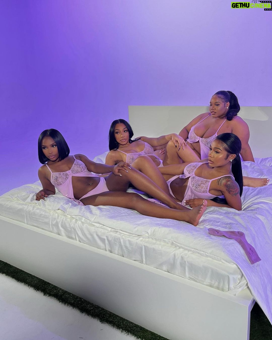 Jayda Cheaves Instagram - Cozy collection 🌙 out now Waydamin.com 💜