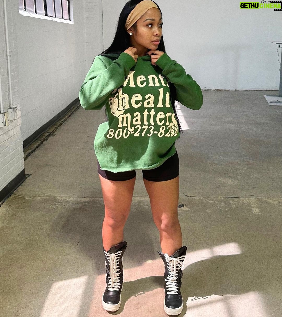 Jayda Cheaves Instagram - Happy Mental Health Awareness Month 🤍 @euphoric.777