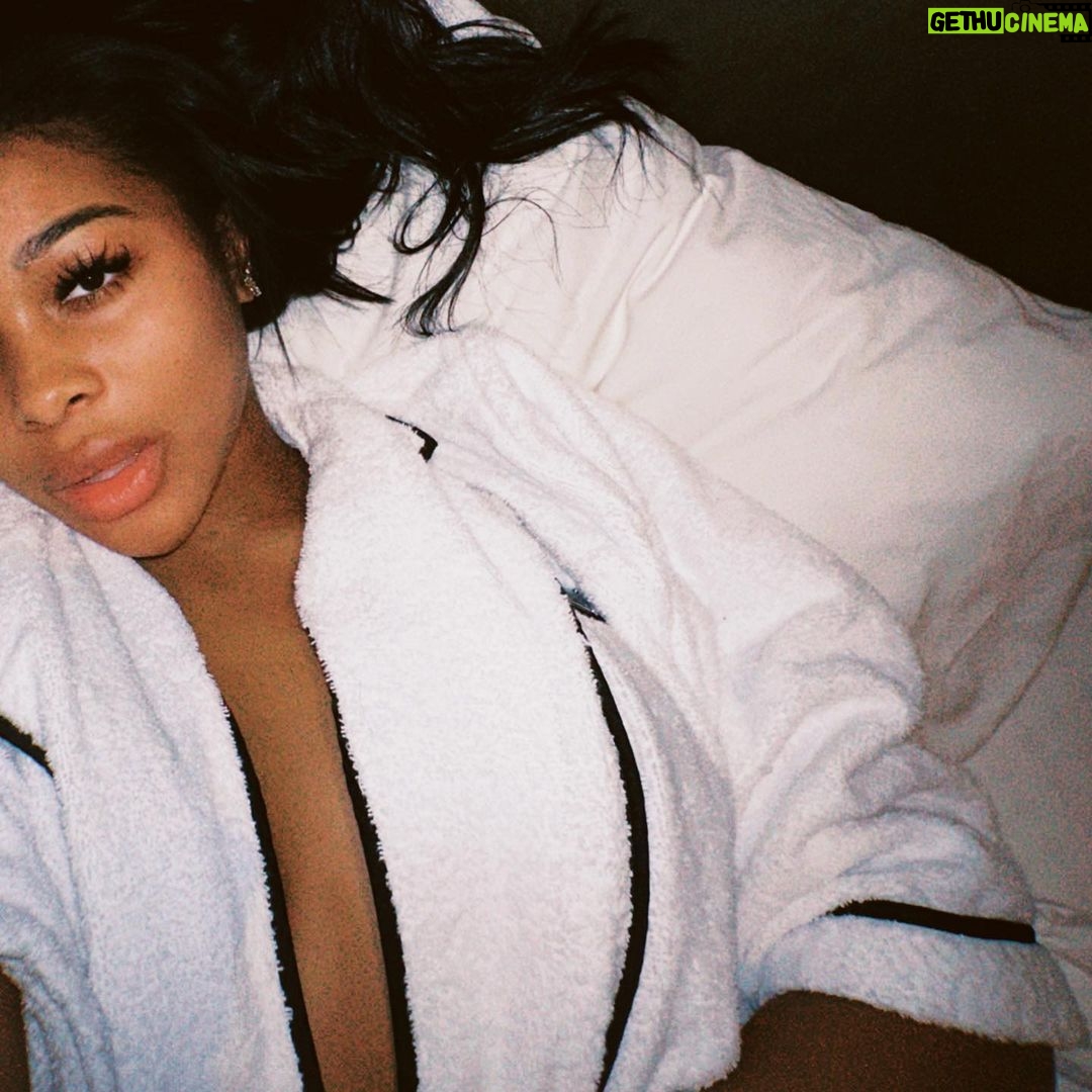 Jayda Cheaves Instagram - Just dropping by to say hi | 2:14AM