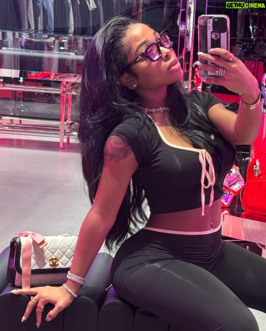 Jayda Cheaves Instagram - 24 hrs in Skyami 💋 Skyami, FL