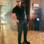 Jean-Claude Van Damme Instagram - I want to know about you my friends 😉Where are you from? Your names and age 🥋👊🏼 #jcvd #sport #photography
