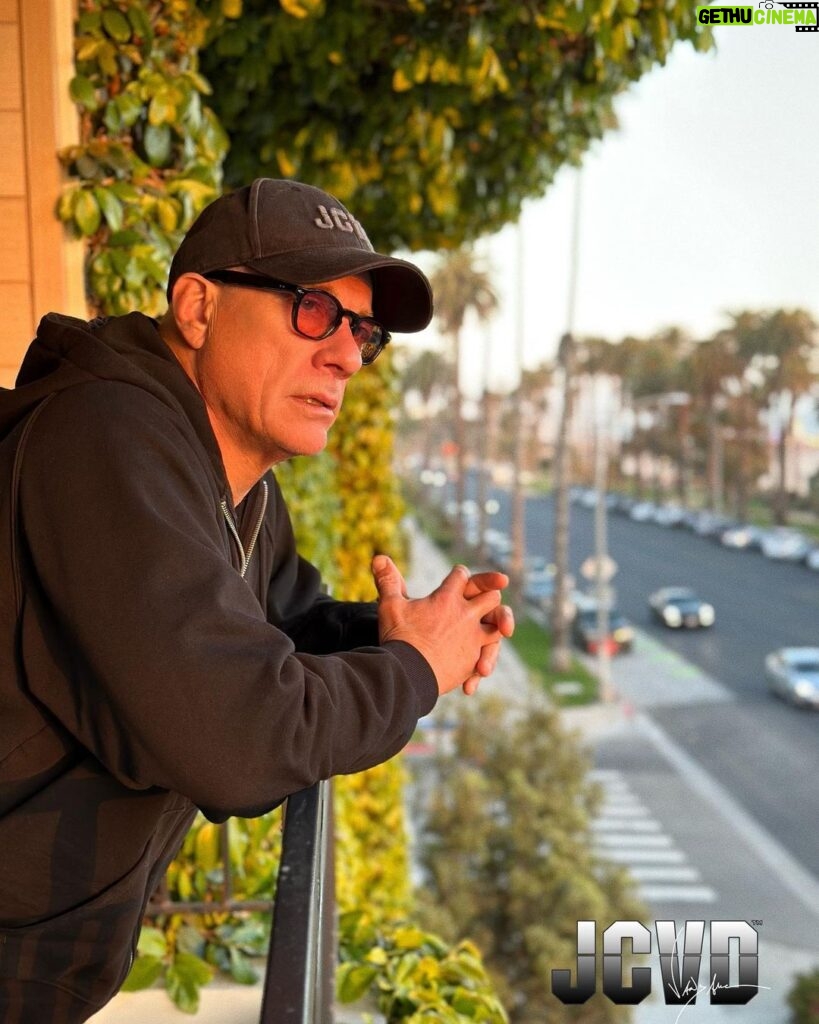 Jean-Claude Van Damme Instagram - So lucky - Another Sunset 🌅 Hopefully will go in the right path..! #losangeles #sunset #enjoy #jcvd #jeanclaudevandamme