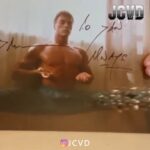 Jean-Claude Van Damme Instagram - Singing more photographs to more fans and Dans! #JCVD