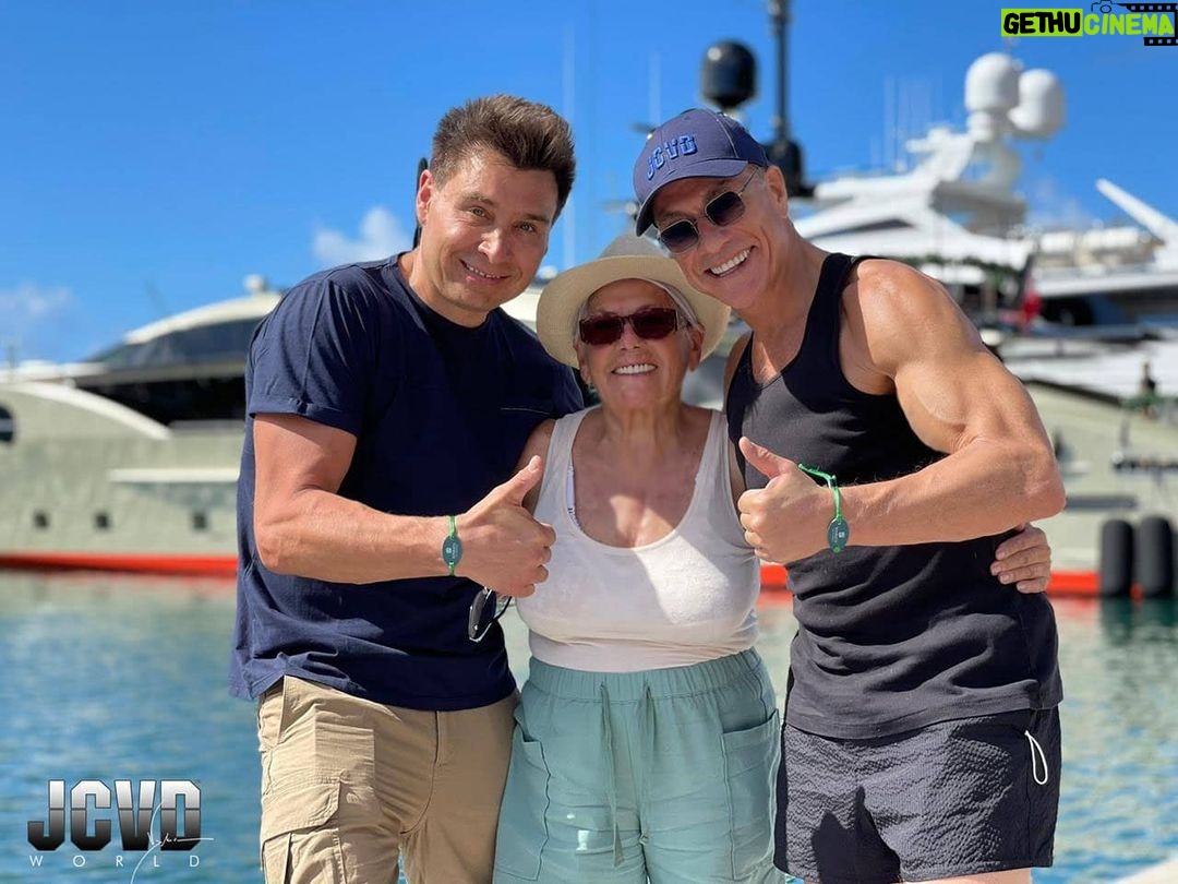 Jean-Claude Van Damme Instagram - 💗 Sending everyone positive energy and lots of love from the Carribbean! #JCVD