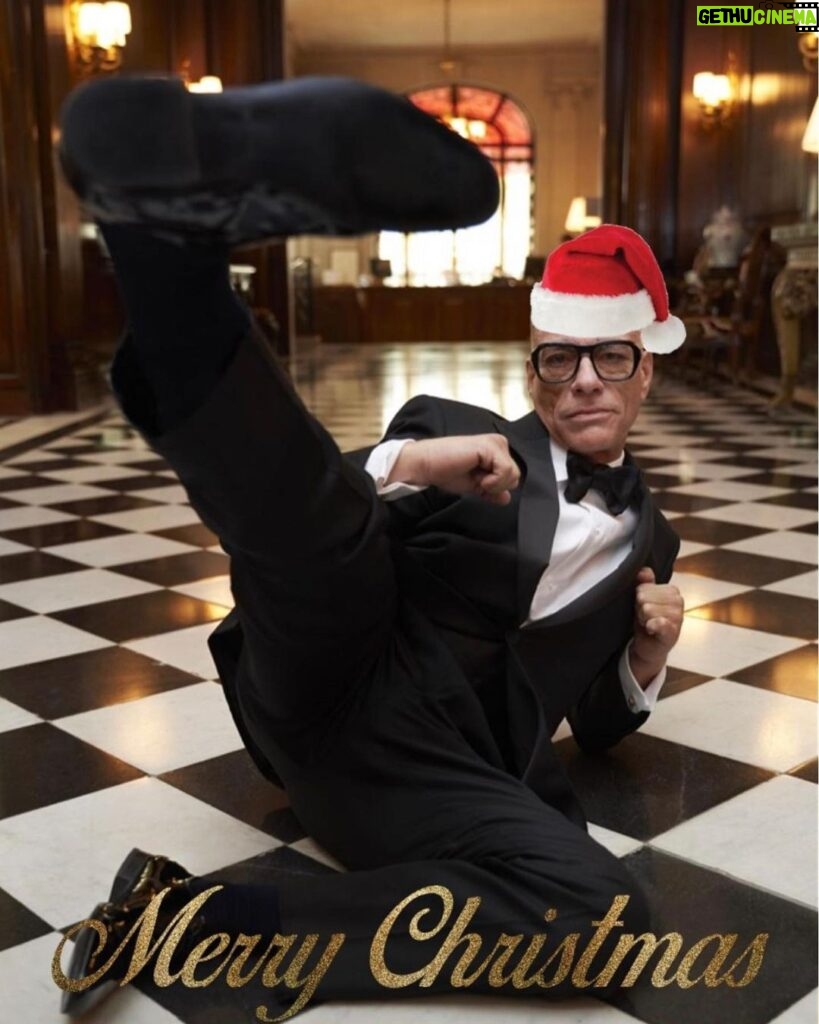 Jean-Claude Van Damme Instagram - All my best wishes to you and your families 🎅🏼🎄🎁🥂🍾🎊#jcvd #jeanclaudevandamme #christmas
