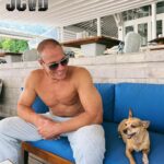 Jean-Claude Van Damme Instagram - With my best friend 🐕 waiting for a lunch 🍜 after training 💪🏼 #jcvd #dog #lunch