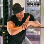 Jean-Claude Van Damme Instagram - Good day for me it’s a gym day 💪🏼 How often you are training guys? #jcvd #jeanclaudevandamme #gym #sport #happiness #training