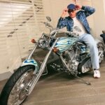 Jean-Claude Van Damme Instagram - Everything is rolling well guys ? 😎#jcvd #friday #bike
