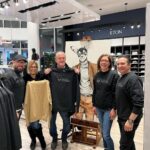 Jean-Marc Généreux Instagram – Merciiiiiiiiiii pour ce super 5@7 chez @m2boutiques en compagnie de @guilbo_art un artiste incroyable!!! Merci @jmanctil @charest.melodie @alex_sorin , @autreflea4fils Justine, Carole , Danny et Toutes et Tous qui sont venus encourager @academiezenith et Maryse Tessier, en achetant un article #OhlalaChihuahua 
Merciiiiiiiiiii @m2boutiques & @m2generation de croire, de s’investir avec autant de cœur de ce projet M/2 Boutiques Quartier DIX30