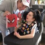 Jean-Marc Généreux Instagram - Merci ma chérie…pour ton beau cadeau pour la #fetedesperes …que tu as fait avec les préposées de @academiezenith C’est un privilège d’être ton papa, avec ton frère Vous êtes mes rayons de soleil. #bonnefetedesperes messieurs, pour les plus jeunes et les plus vieux. ♥️♥️♥️