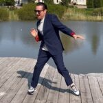 Jean-Marc Généreux Instagram - Super fun shooting photooooooo!!! Pour mes ami,e,s @m2boutiques & @m2generation !!! Merci 🙏🏻 @samlacam et toute l’équipe de M/2