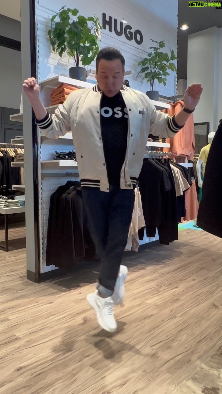 Jean-Marc Généreux Instagram - Pour commencer la journée du bon pied, je vais voir mes amis de chez @m2boutiques et je suis certain de trouver la paire qui me convient le mieux, peu importe le style que je recherche! Allez en boutiques ou en ligne, vous ne serez pas déçus! — M2BOUTIQUES.COM #monm2 #m2boutiques #springcollection2023 Greater Montreal