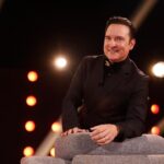 Jean-Marc Généreux Instagram – Êtes-vous prêts pour la grande FINALE de @revolutiontva Saison 4 !!! Les danseur,se,s vont tout donner !!! 

🙏🏻 Encourager nos danseur,se,s dans le dernier droit de cette grande épopée…la planète danse va trembler avec la performance de @guillaumecote 

N’hésitez pas à encourager tous nos artistes….elle,e et il,s le méritent tellement 
I love my partners in crime @sarahlabrosa @lydiabouchardofficiel @lestwinsoff & @lestwinson 

Bonne soirée mes ami,e,s 
Sur @tvareseau 
Merci 📸 @thierry_du_bois 
👔 @m2boutiques 
Stylisme @emmanuellerochon TVA – Montréal