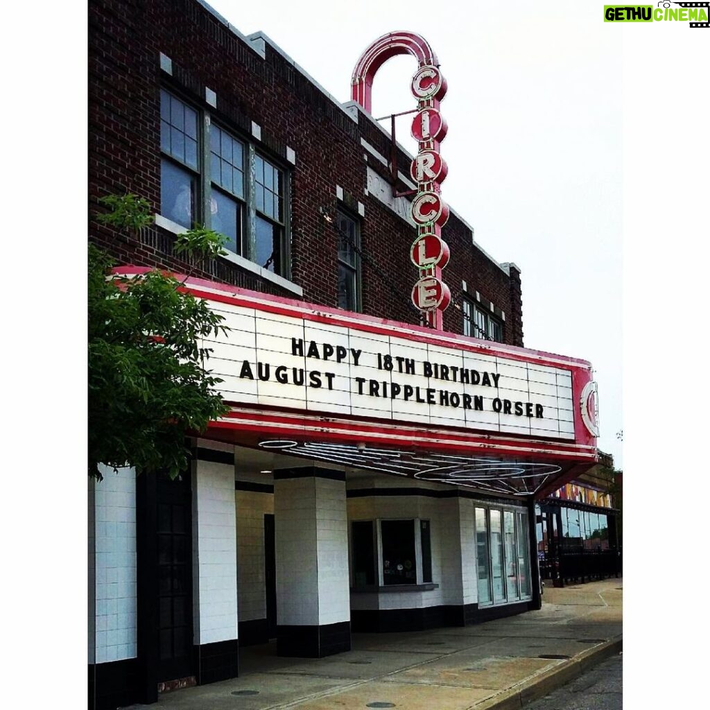 Jeanne Tripplehorn Instagram - OH YES! ⁣ ⁣ Bursting with love and pride for you, August!⁣ ⁣ ⁣EIGHTEEN ⁣ ⁣ Support your local independent cinema!⁣ #arthouseinamerica @circlecinema Circle Cinema