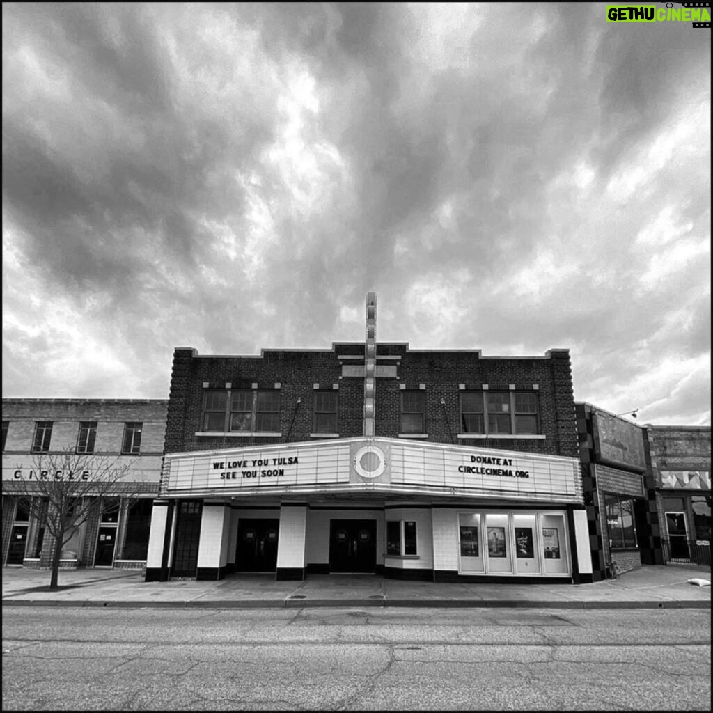 Jeanne Tripplehorn Instagram - HELP INDEPENDENT CINEMAS SURVIVE ⁣ ⁣ I am reposting my dearest @chloessevigny ‘s call for help because I couldn’t have said it better but I am also including a photo of my favorite independent theatre -@circlecinema in Tulsa, Oklahoma -who right now is struggling like all independent cinemas and will benefit from this campaign. Read below for more information. Linkin profile to donate. Thank you 🎥⁣ #arthouseamerica⁣ ⁣ Repost from @chloessevigny:⁣ ⁣ 🍿🎬🎟📽🔦📕📣 More than 150 independent movie theaters across the United States have temporarily closed to slow the spread of COVID-19. The Art-House America Campaign aims to provide financial relief to struggling independent cinemas across the country so they can pay staff and their essential bills and survive until it is safe to reopen their doors.⁣ ⁣ The Campaign was started with an initial donation of $50,000 from the Criterion Collection and Janus Films, and they are inviting friends of independent theaters and art houses everywhere to join them in this fundraising effort. The fund is being administered by the Art House Convergence, a nonprofit association dedicated to sustainability in community-based, mission-driven media exhibition.⁣ ⁣ Now is the time to stand up for the local movie houses we love. These theaters are fighting to retain valuable staff — programmers, educators, and managers — in the face of dramatically reduced revenue. Government support may be coming soon, but not soon enough. Research shows that even in normal times the average independent theater has only one month and twenty-six days of operating cash on hand, which means that we must act now. ⁣ @janus_films @criterioncollection ⁣ Link in bio to contribute. Even if you are not in a position to give right now, you can still contribute by sharing the Art-House America Campaign page on social media and celebrating local, independent art-house movie theaters. We’re going to want them back when all this is over.