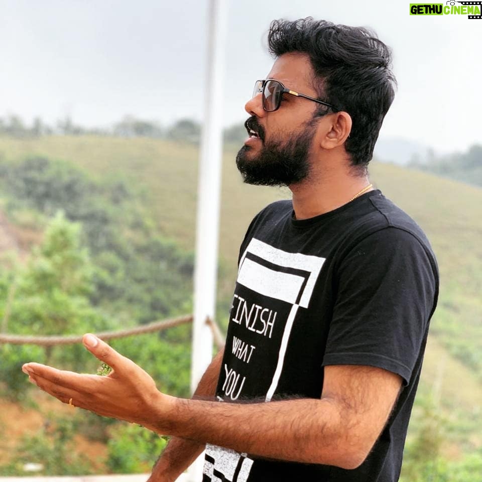 Jeevan Mammen Stephen Instagram - Hide your eyes and Speak your heart out Photo courtesy: @zabithnasser #black #vagamon #tripwithfriends