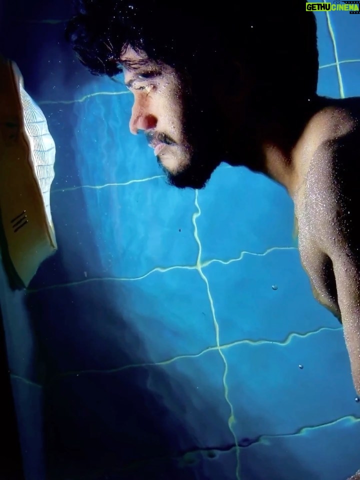 Jeevan Mammen Stephen Instagram - 🌊💫 ft. @sabareeshsajjin . . . . . #underwater #swimming