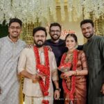 Jeevan Mammen Stephen Instagram - Nammal ❤️😍 . . . . 📸: @motionpictures_weddings #family #besties #love #happiness Guruvayoor Temple - Kerala
