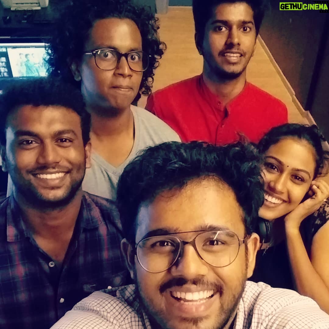 Jeevan Mammen Stephen Instagram - Work time!! Happy faces!! #karikku #worktime #happyfaces #lifeatkarikku #family