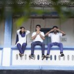 Jeevan Mammen Stephen Instagram - അവരന്നും ഇന്നും ❤️ . . . . @annu.antony & @kiranviyyath . . 📸: @rohit_krish #behindthescenes #priyapettavanpiyush #karikku_fresh #friendsforever