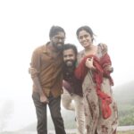 Jeevan Mammen Stephen Instagram - അവരന്നും ഇന്നും ❤️ . . . . @annu.antony & @kiranviyyath . . 📸: @rohit_krish #behindthescenes #priyapettavanpiyush #karikku_fresh #friendsforever