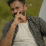 Jeevan Mammen Stephen Instagram - 🍃🎸☀️ . . . . . Concept & 📸: @bijunarayan__ Art: @thisisbyrahulramesh . . . #summer #photoshoot #sunshine #outdoor #goodvibes