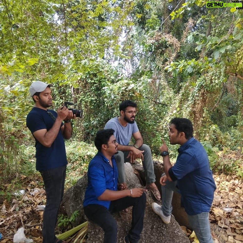 Jeevan Mammen Stephen Instagram - Behind the Scenes!!! #karikku_fresh #behindthescenes #work #brothersforlife #throwback #funtimes