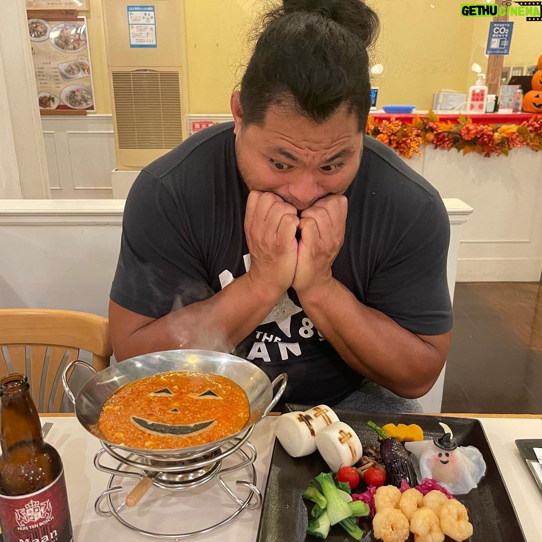 Jeffrey Cobb Instagram - Happy Halloweenie to all! Be safe, eat your candies and don’t forget to tip your waitresses! #JeffCobb #Huistenbosch #Exploring #Halloween #PumpkinsAreScary #HappyHalloween HUIS TEN BOSCH 長崎県