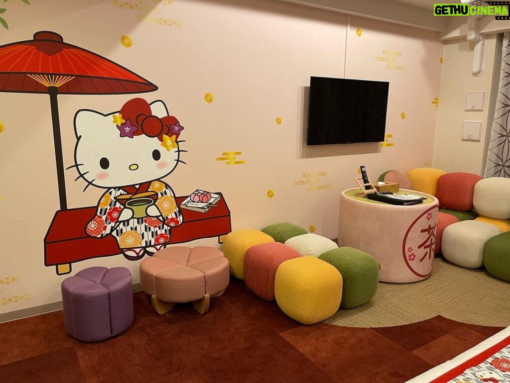 Jeffrey Cobb Instagram - If this isn’t a strange hotel, I don’t know what is. But the experience and decor were outstanding! If you are a big hello kitty fan I suggest you try this room out in Kyoto! Just a little side trip from my normal castle/ shrine/ temple excursions! Enjoy! #JeffCobb #ExploreJapan #TryRandomSpots #HelloKitty #Kyoto #ThemedHotel #WhenInRome #HelloJeffy @hellokitty Kyoto, Japan
