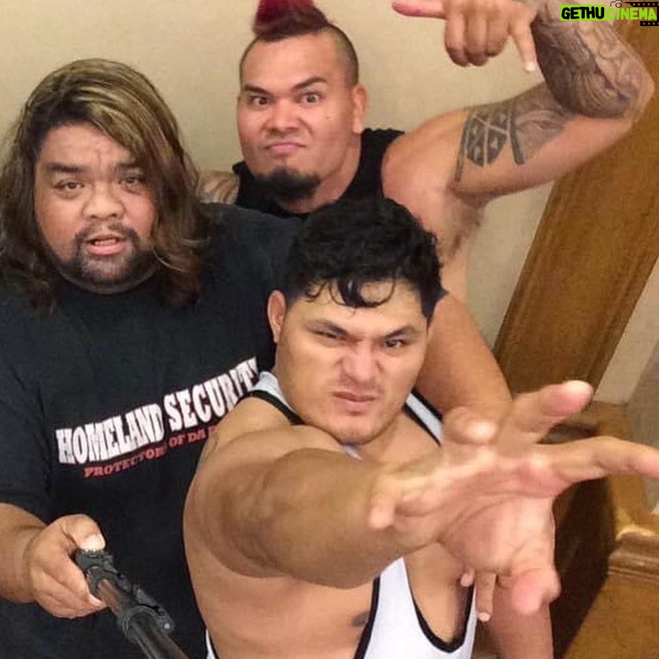 Jeffrey Cobb Instagram - Man…. Waking up to this kinda news definitely ruins the day for ya. When I started training I would hear all the stories about the Hawaii wrestlers before me, so many cool stories. Then slowly but surely they started coming back which was very cool and some of my best times of my life not just in wrestling. When Frank came back I was intimidated to meet him, but soon found out he was such a kind and gentle soul. Unfortunately I didn’t have many photos with him, but have priceless memories. I did include an old school throwback to when we wrestled, and I F-5ed him…. And I thought I heard him say “weeeeeeeee”. We came back to the locker room and he was laughing and so giddy that someone picked him up and threw him that he did say weeeee and thought he was on a carnival ride, it made me laugh with him. I will also miss you whispering in me ear in a match, “Sorry bah” Thank you for that! Frank Bakiril, rest in love my friend, until we meet again…. And I hope you doing your voices because I’m gonna miss hearing them. #BDF #ShmalKineShnack #SorryBah #BigDaddyFrank