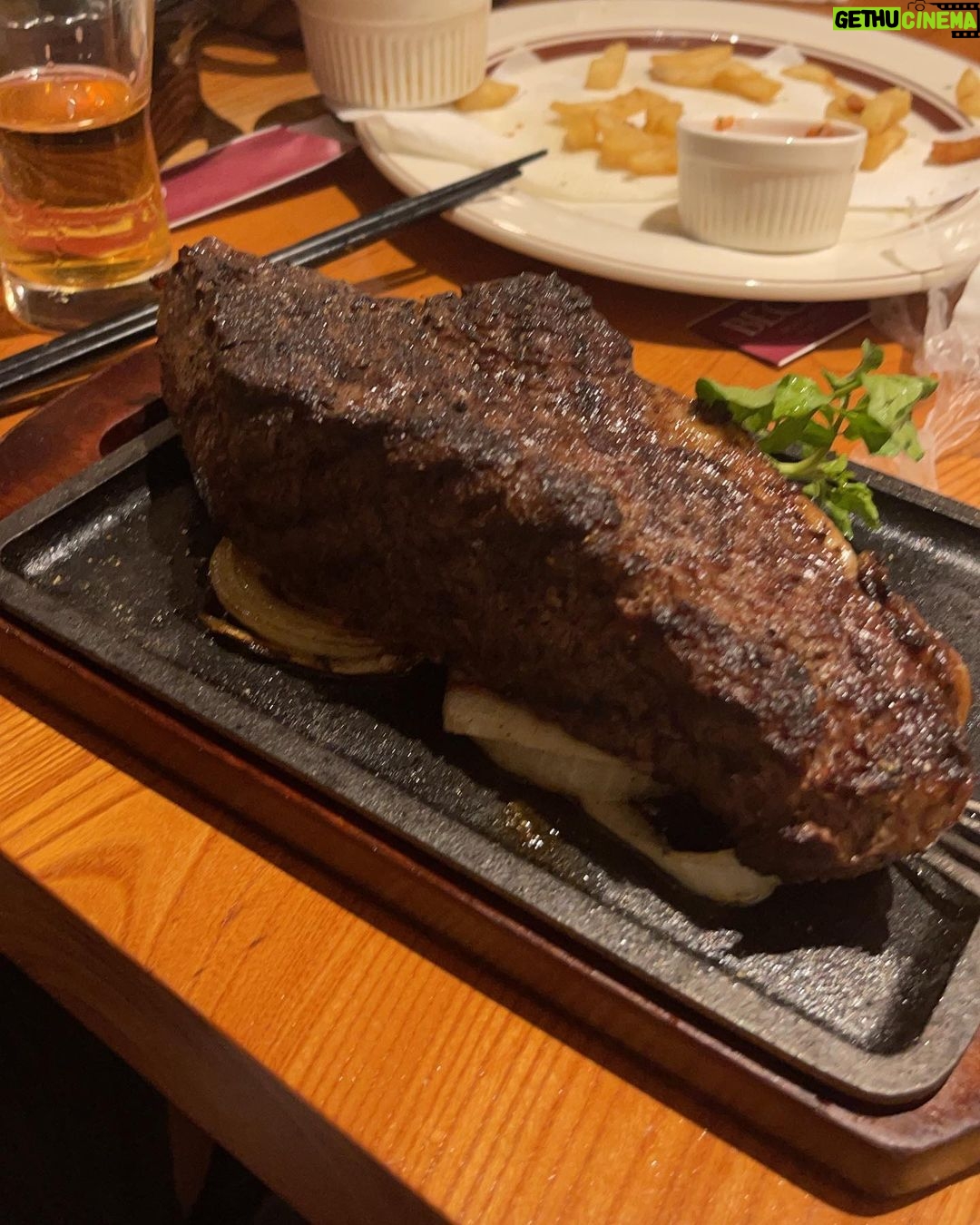 Jeffrey Cobb Instagram - What happens when you put 700g on the table? Eat it!!!! Then worry about the repercussions later! #JeffCobb #BeefItsWhatsForDinner #SaveATreeEatACow #NJPW #Beef