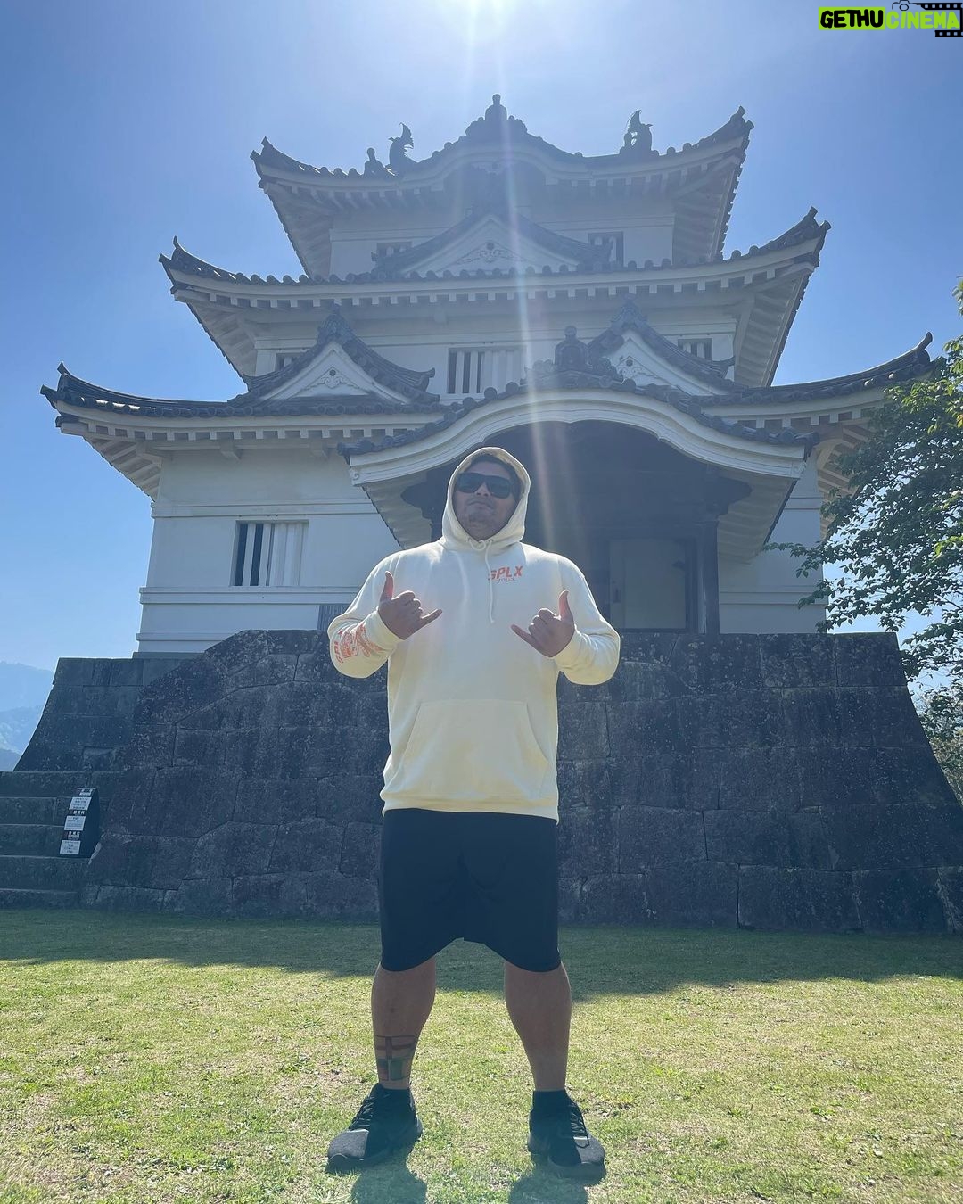 Jeffrey Cobb Instagram - How it started vs how it ended! Trying to find some new and cool things in new cities I am fortunate to go to! I had to spend it with that firecracker kid but it was aight! #JeffCobb #PandaCobb #FirecrackerKid #NJPW #SPLX #TourOfTheCity Uwajima, Ehime