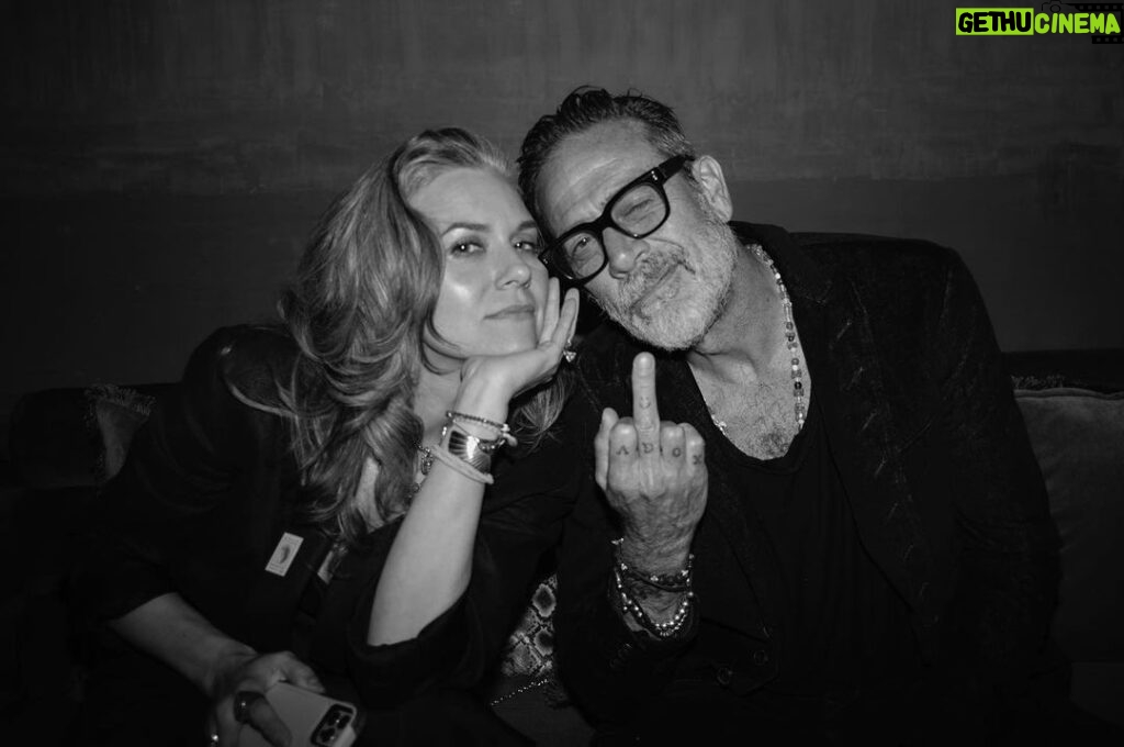 Jeffrey Dean Morgan Instagram - About last night… saw our good friend @popeofthebowery at @themulberrybar. So good catching up… Leo one of the good ones, and a hell of a photographer to boot. And you know… @hilarieburton is my favorite person in this world… thank you for the most romantic! Xxxjd