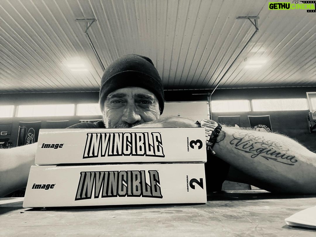 Jeffrey Dean Morgan Instagram - Doing a little reading. Thanks to #robertkirkman @invincible.hq