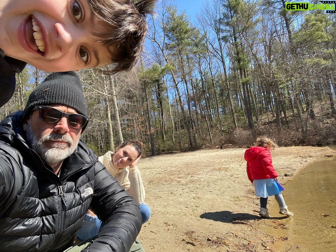 Jeffrey Dean Morgan Instagram - Quarantine... turning it into some quality family time. Walks outside and... George... she got into moms lipstick stash... “dada!! Elsa wips!!” Xoxo TWD tonight.... I’ve seen the episode... it’s a great one. Directed by @gnicotero some amazing performances... check out @amcthewalkingdead as the brilliant @samanthamorton is doing an instagram takeover... she is the coolest, most talented, beauty of a person I know. Well... her, and @bigbaldhead!!! AND... @therock... jezus. Dude? Better?