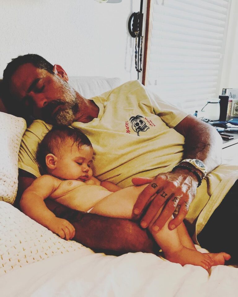 Jeffrey Dean Morgan Instagram - Found this pic yesterday... looking for norm photos actually... George was not quite 6 months old. Kills me how fast she’s grown... but she will forever own that nook between me and my arms. That’s her spot. She knew it then, and certainly knows it now. “Dada cuddlin!” My favorite two words. Boy... it’s easy to tell when I’m away from the family ain’t it? Much more chatty. Xxxjd&myprincess photo by mama @hilarieburton