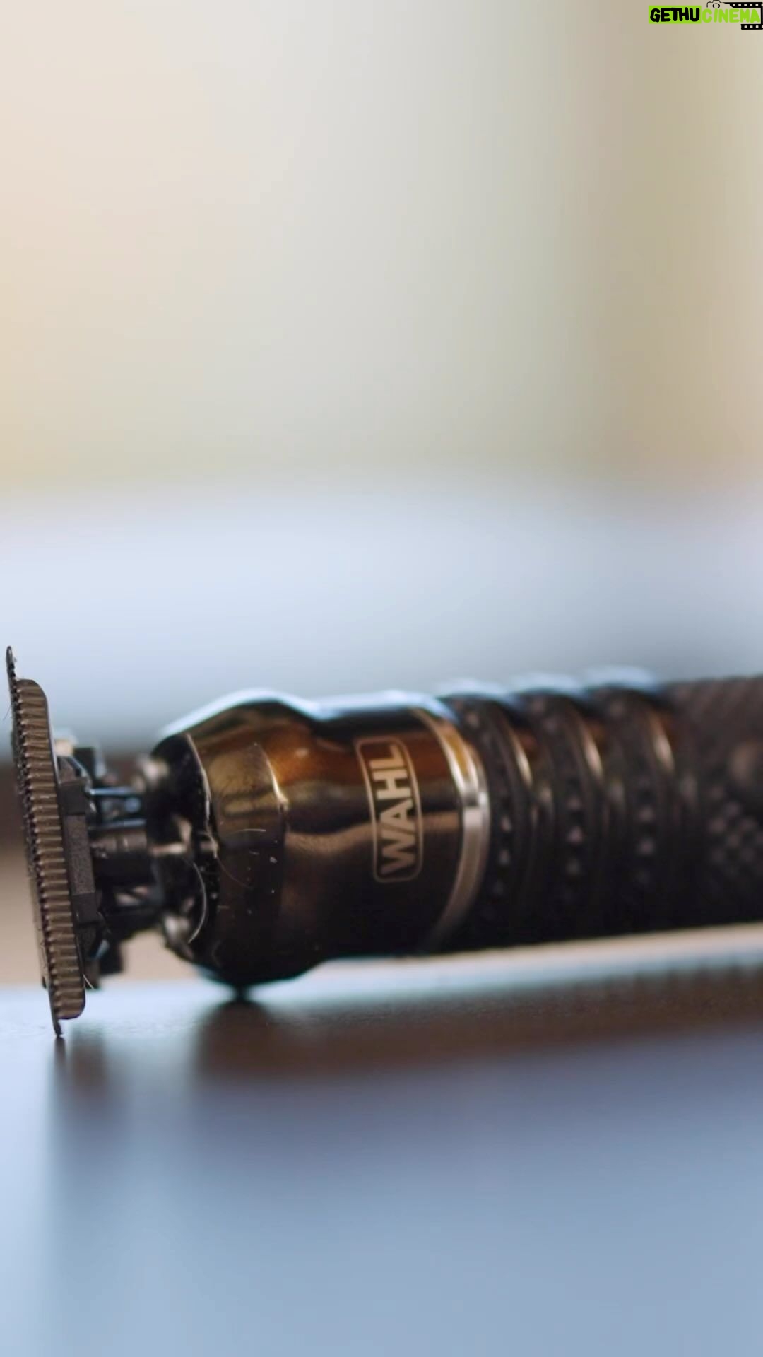 Jeffrey Dean Morgan Instagram - For men who take honor in their craft, the Wahl PRO SERIES High Visibility Trimmer allows you to groom in high definition. If you’re a #SeriousBeardsman check out WahlBeard.com. #WahlGrooming #WahlPartner @wahlgrooming