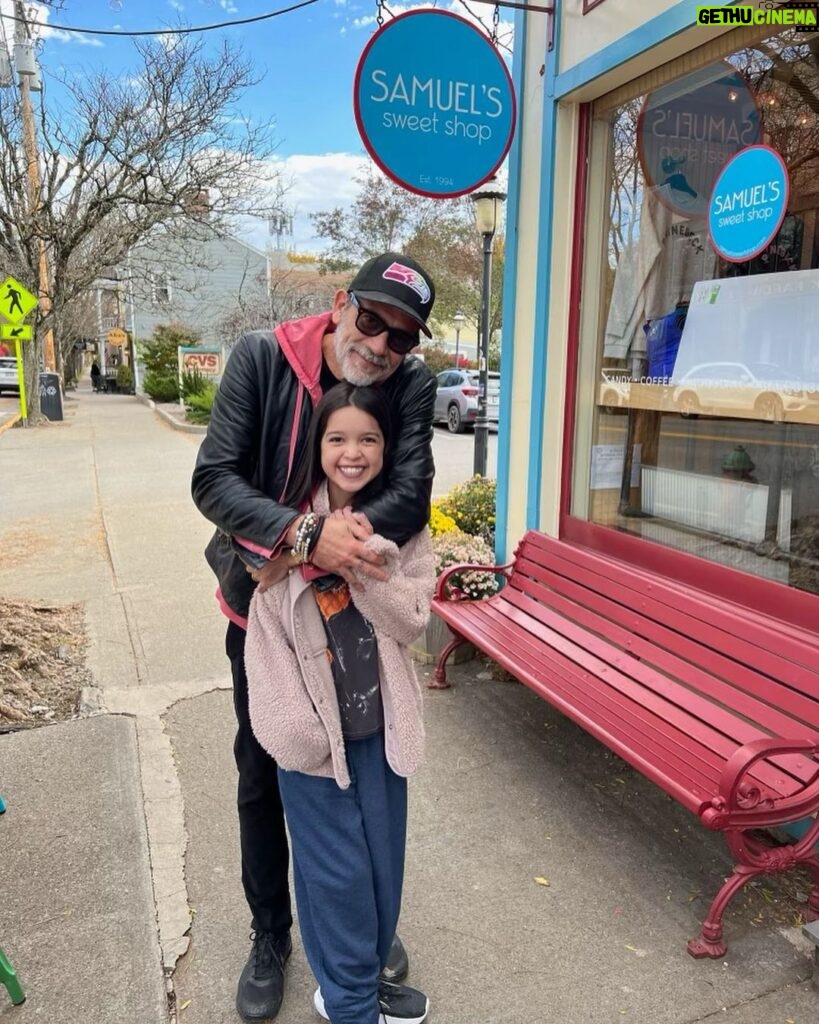 Jeffrey Dean Morgan Instagram - Well, just wanted to put it out there… I have a new best pal. I got the massive privilege to meet Cadence @pxpxcadence yesterday… first off thank you to @makeawishamerica for setting our meeting up, and getting Cadence, her brother Devon, mom Amanda, and dad Andrés from Southern California all the way to me in Rhinebeck. We had the best day together… and like I said, I got myself a new bestie. Cadence is an amazing gal… more than that… strongest, bravest, coolest, most thoughtful person that I’ve ever met. What she doesn’t know, is that I was the lucky one here. I’m the one that came out of this introduction a better person. You can’t ever ask for more than that I reckon. Id also like to thank my town of Rhinebeck for coming out and showing up huge yesterday. @samuelssweetshop crushed it, @megabraincomics opened early and gave us run of shop! @landofoztoys, same deal! We all had a blast. Cadence, you have a friend forever. Whatever, whenever, I got ya. And I know you got me. Love you kiddo. That’s a fact. And getting to see you again today and introduce George to you and yours? You made quite an impression on a little girl that realizes how special you are. Mom, Dad, Devon… you three are amazing. Truly just amazing… no words needed. Know that I know. The product of you three and your love is Cadence… enough said. Because she wins ALL the stuff. It was a privilege and an honor to meet all of you… thank you so much for choosing me to have this adventure with! Trust me, I know how lucky I am. Xxxjdm