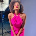 Jeirmarie Osorio Instagram - 🌸 Les mando💋 🌸 ¡Les💕! #besos #pink