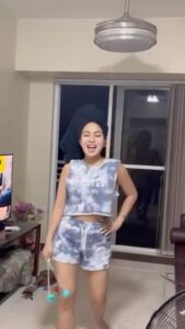 Jelai Andres Instagram - Ipanlaban niyo na ko sa mga bata sa labas ng bahay niyo! Ako pa dadayo! 😂