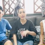 Jelai Andres Instagram – Mangangalakal for a day! Kayo na pumili kung iiyak kayo o tatawa 😂
Alam niyo na san mapapanood ang full video! (Link in bio)