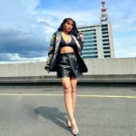 Jelai Andres Instagram – 🖤🖤🖤
(Swipe)